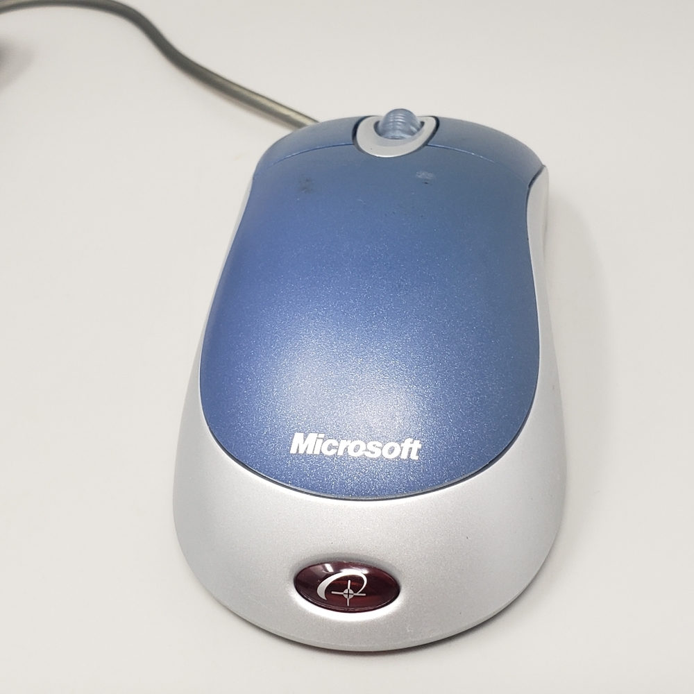 Microsoft Optical Mouse - Picture 2 of 8